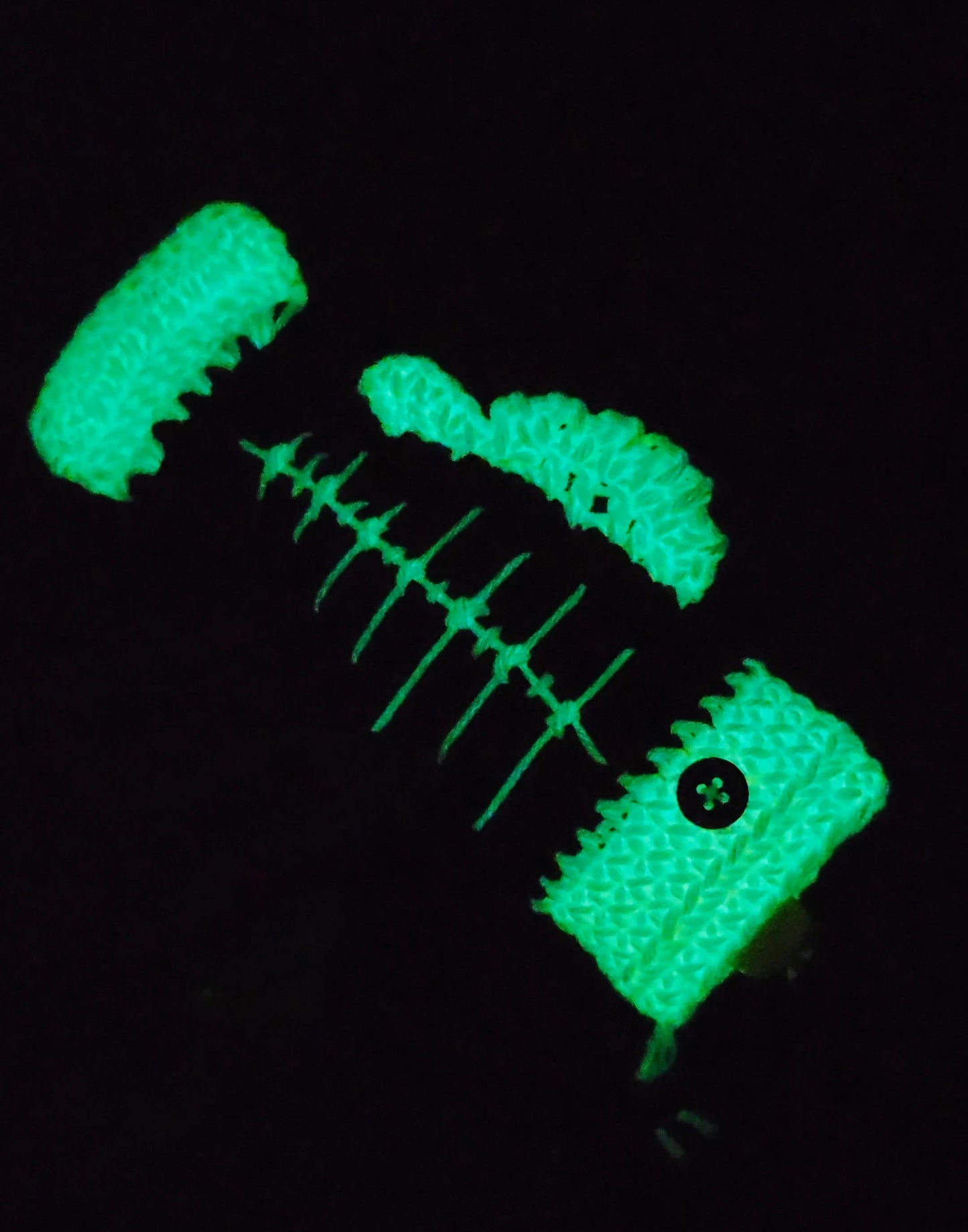 Largemouth Puff Puff Bass Penjamin Pocket - Dead Fish, Glow-in-the-Dark Bones