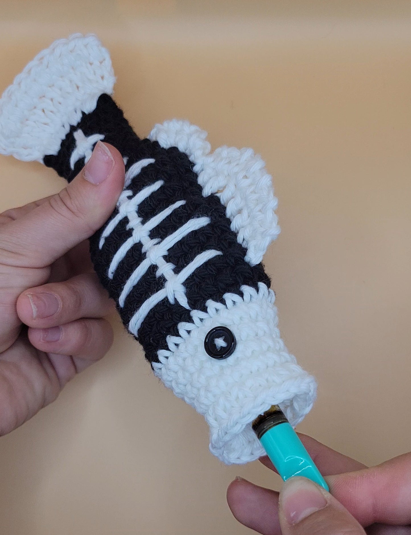 Puff Puff Bass Penjamin Pocket - Pens, Dead Fish, Glow-in-the-Dark Bones