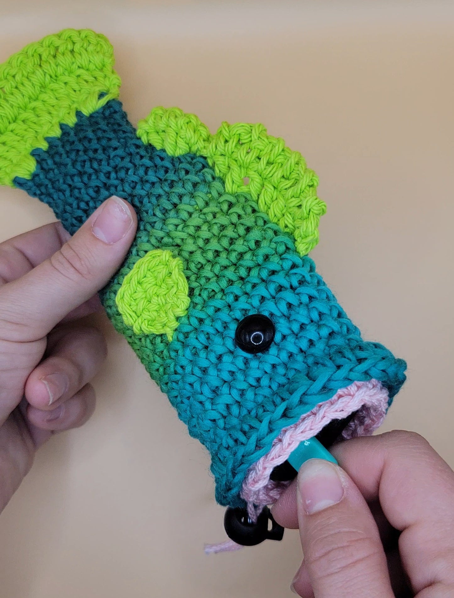 Largemouth Puff Puff Bass Penjamin Pocket, Wool, Blue & Lime Green